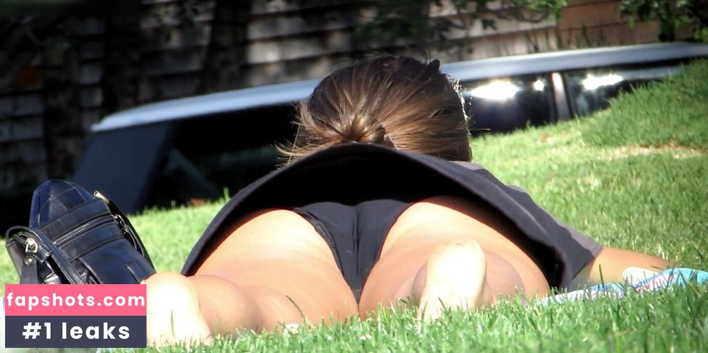 Upskirt - Candids gallery photo #6