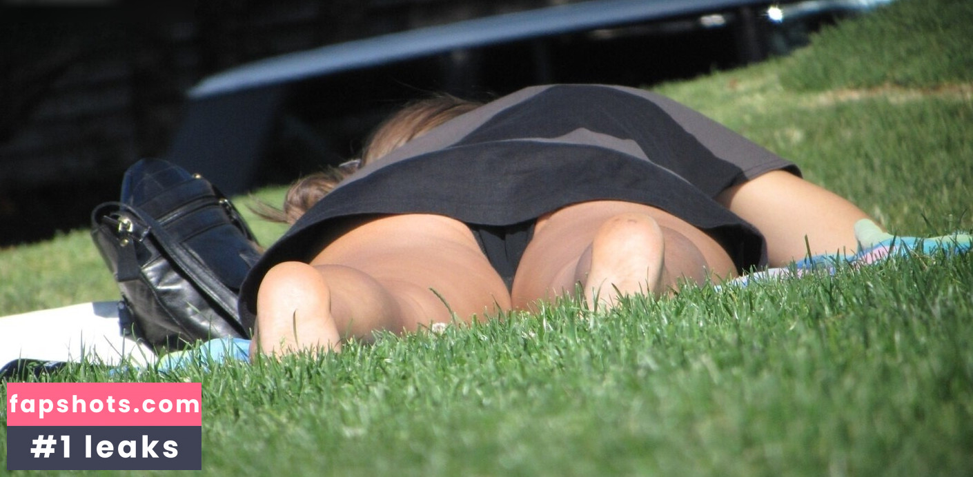 Upskirt - Candids gallery photo #7