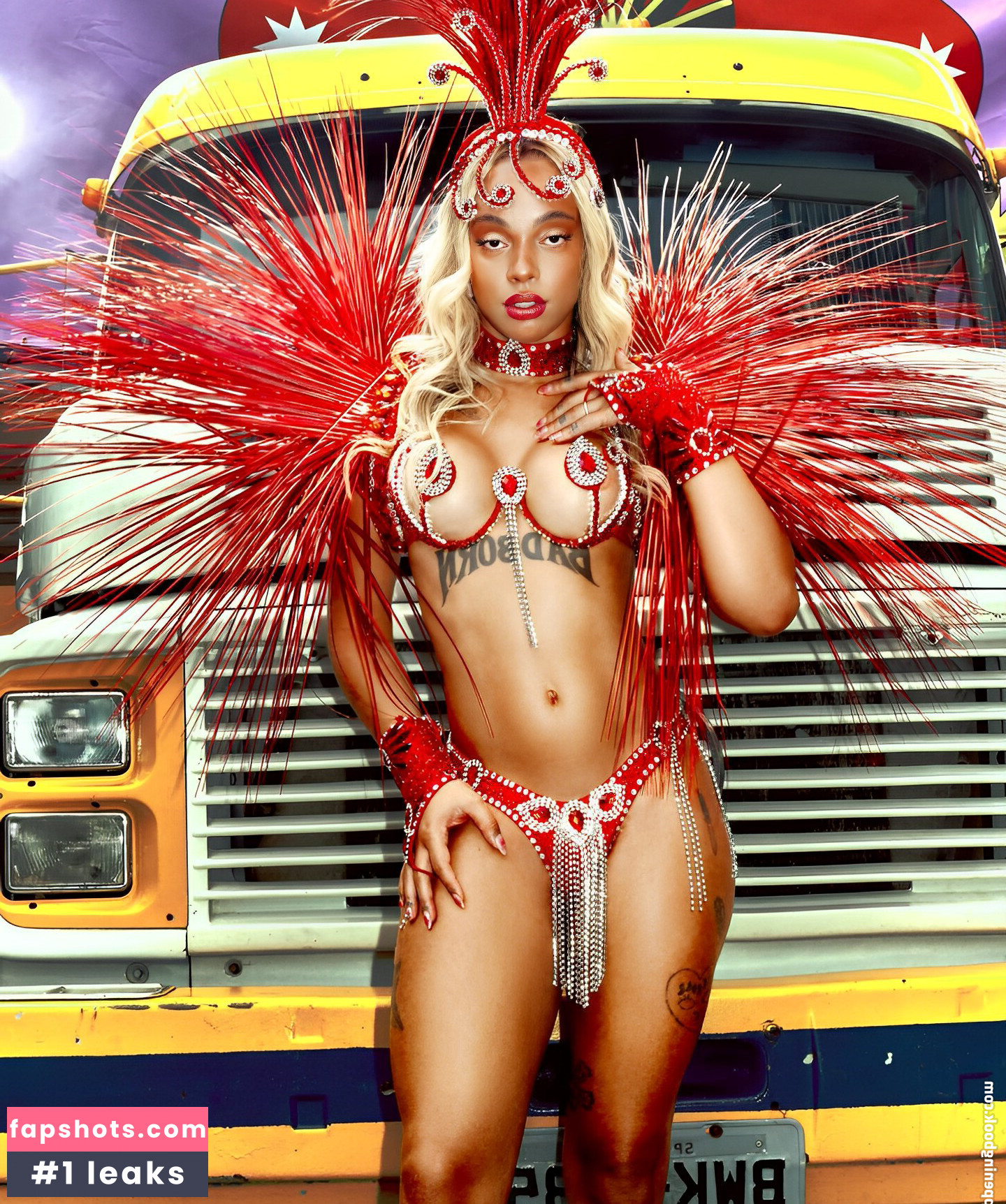 uriasss gallery photo #2