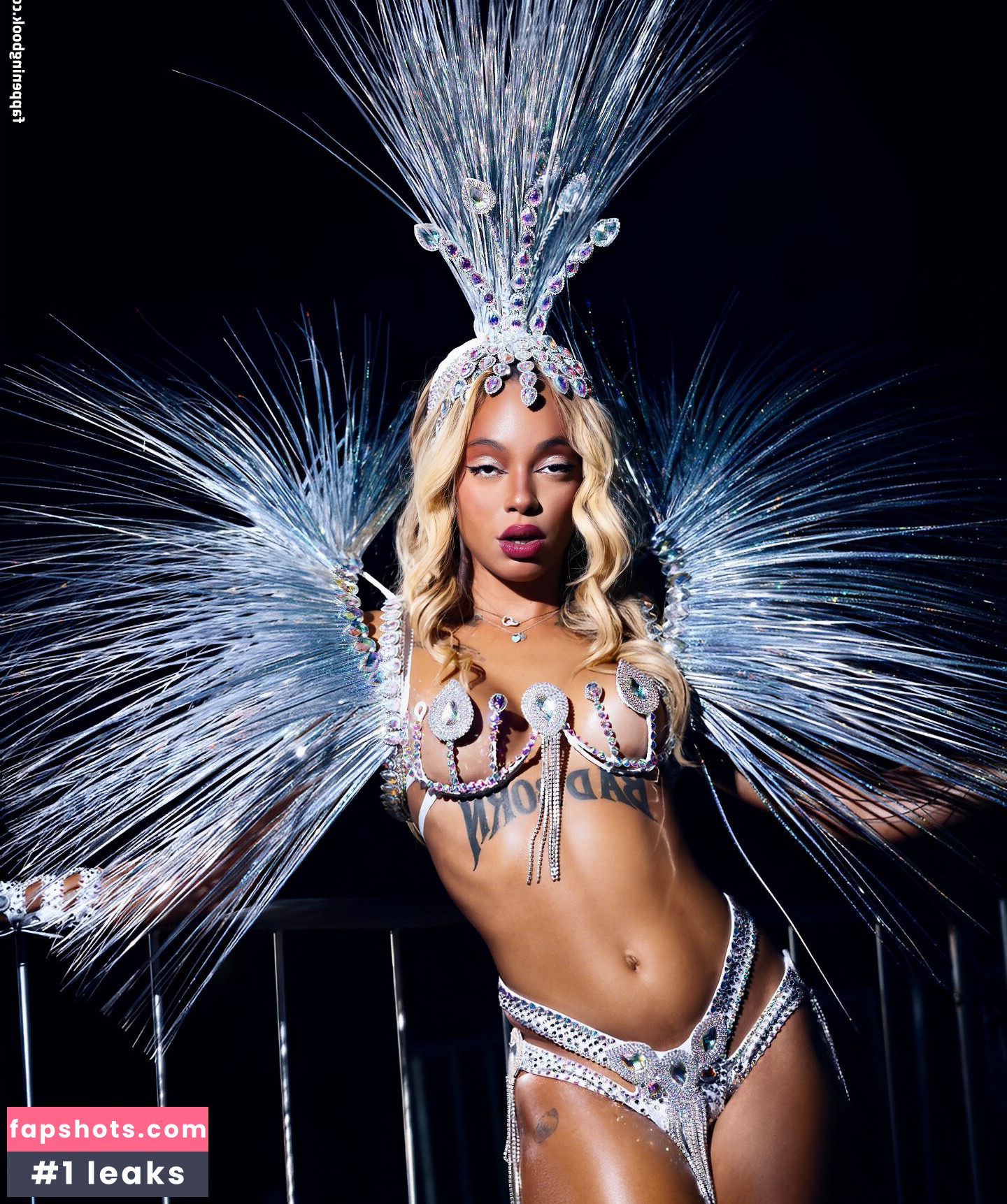 uriasss gallery photo #11