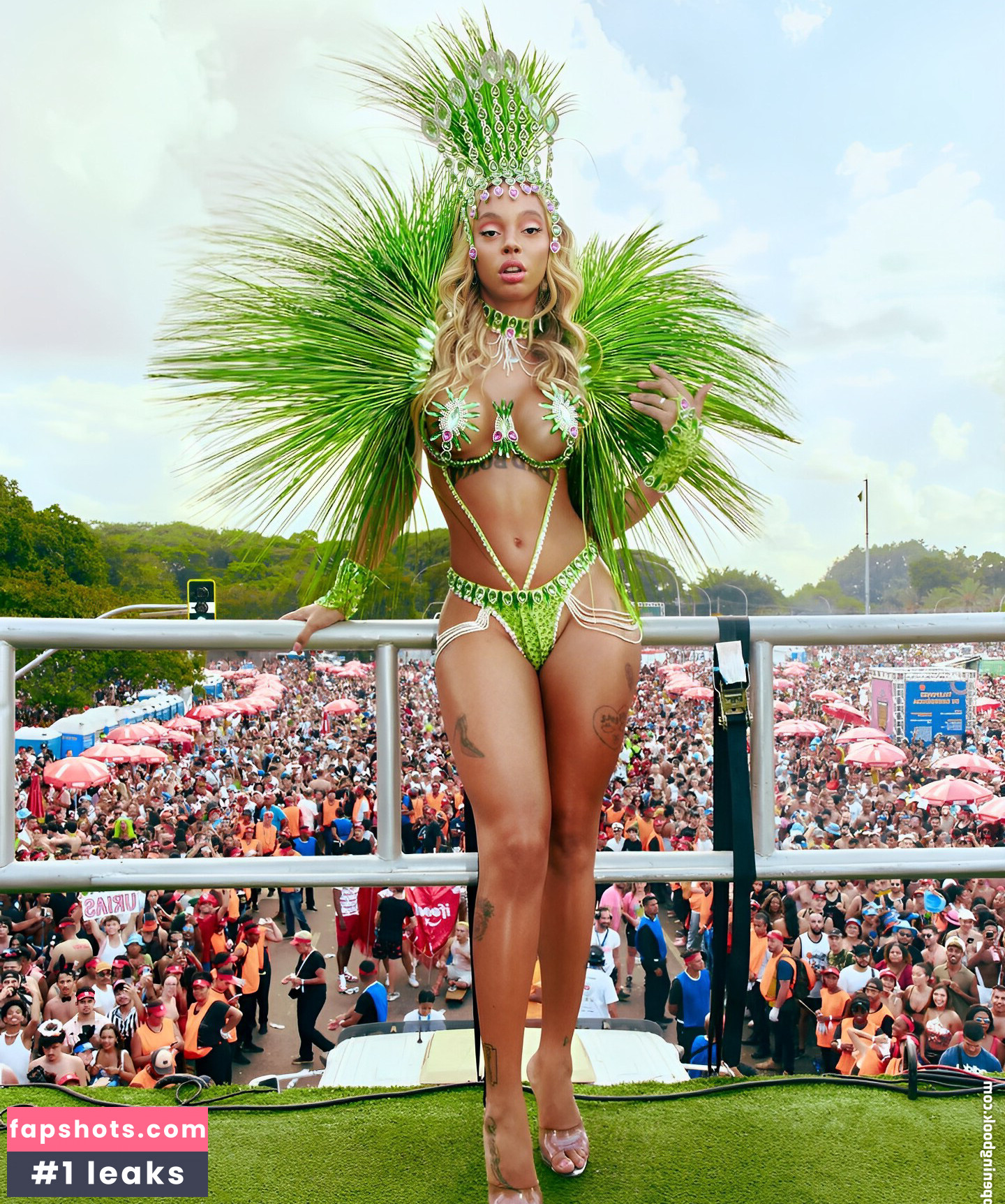 uriasss gallery photo #12