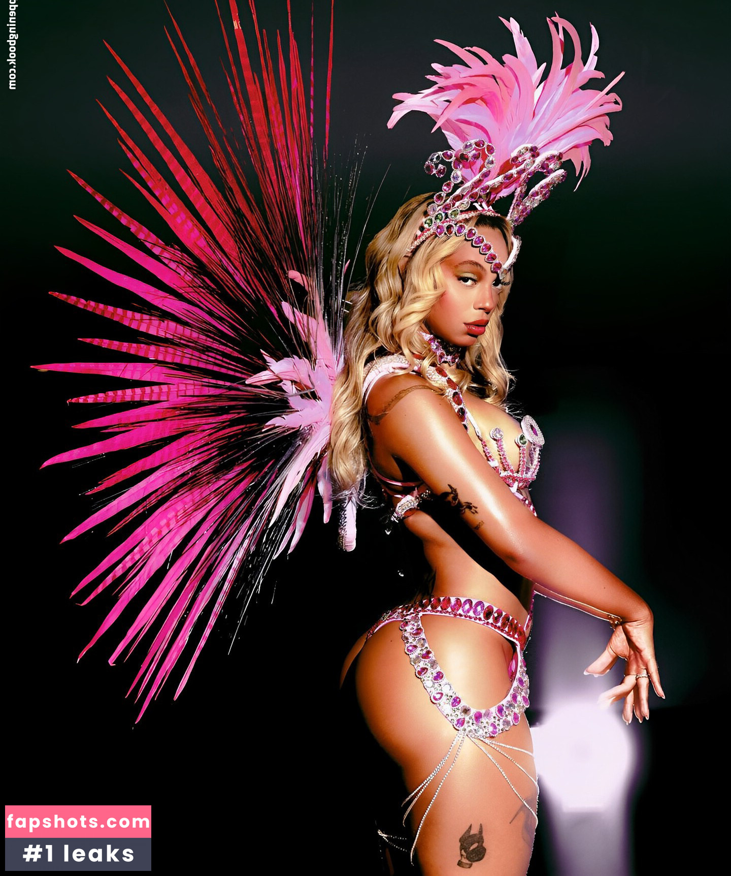 uriasss gallery photo #3