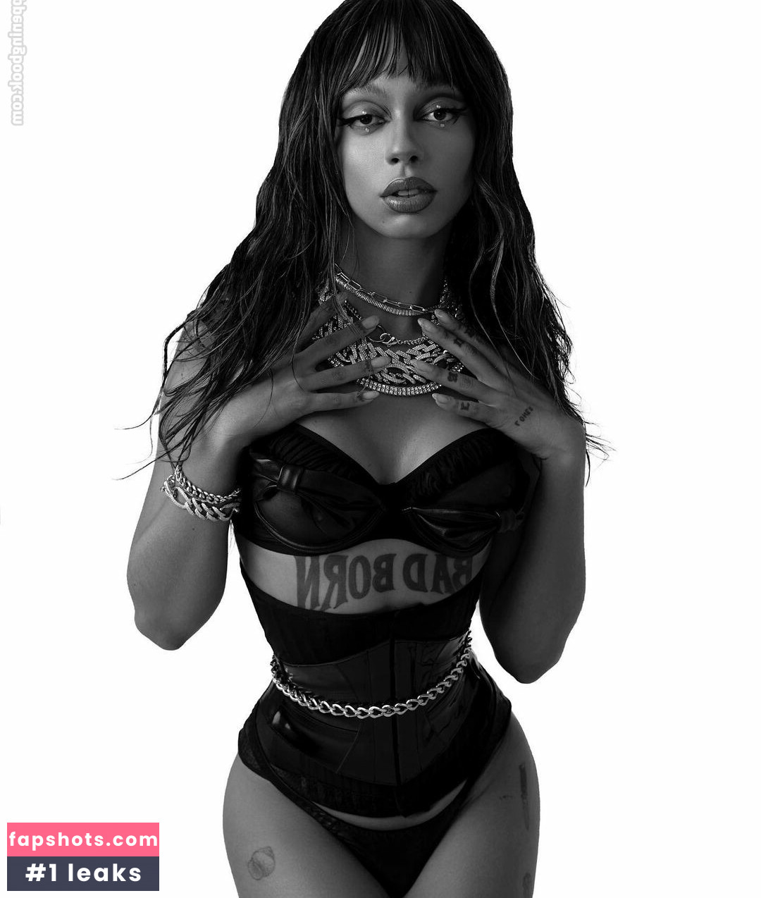 uriasss gallery photo #36