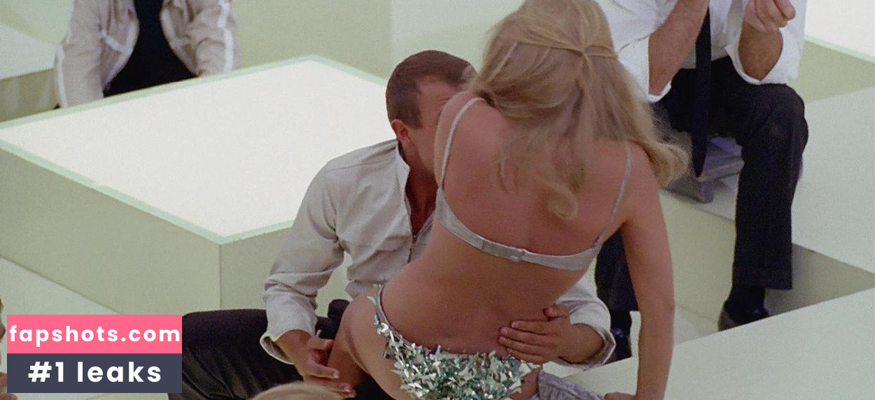 Ursula Andress gallery photo #31