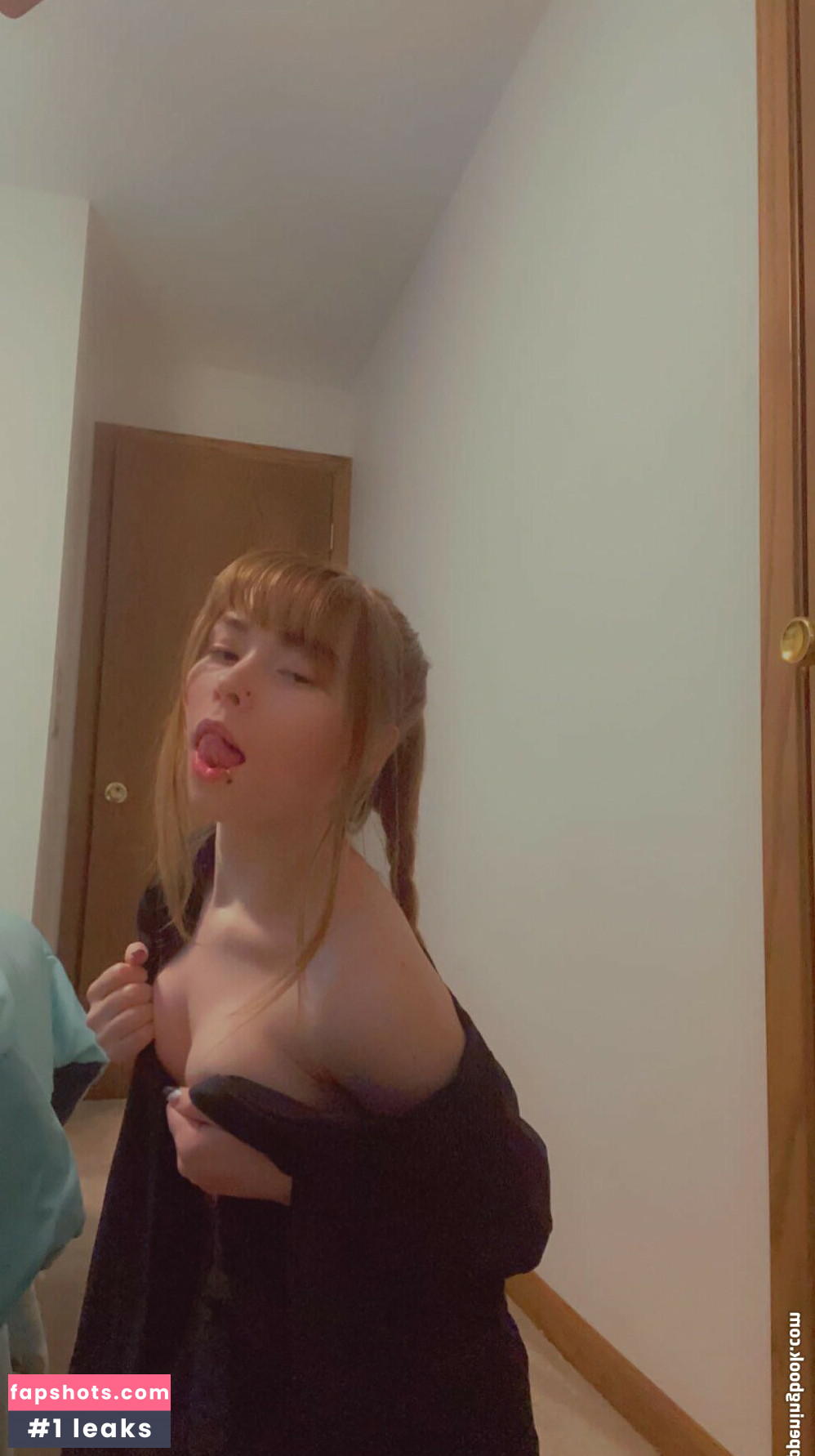 Utsuri nude babe gallery