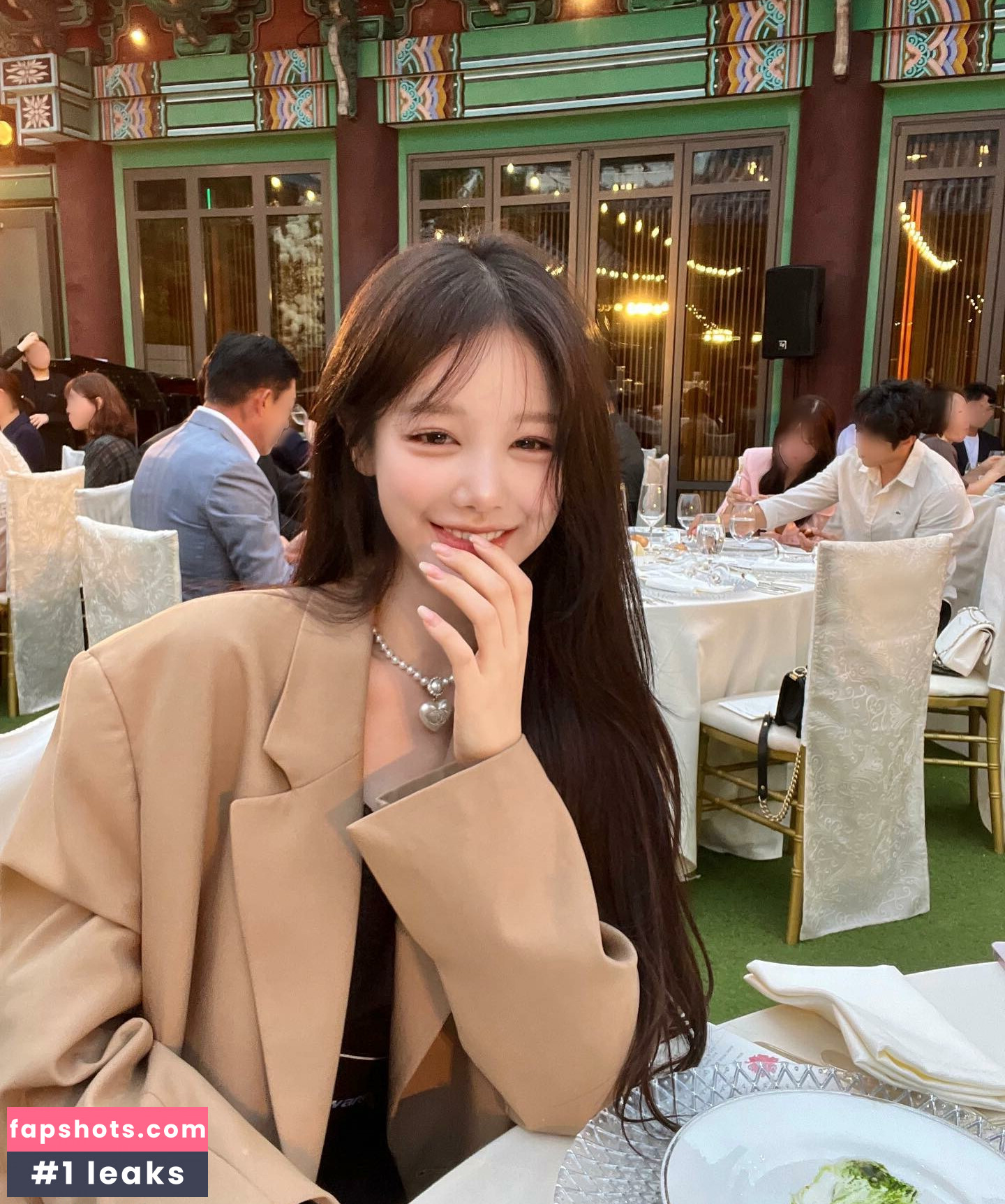 Uzaa gallery photo #14