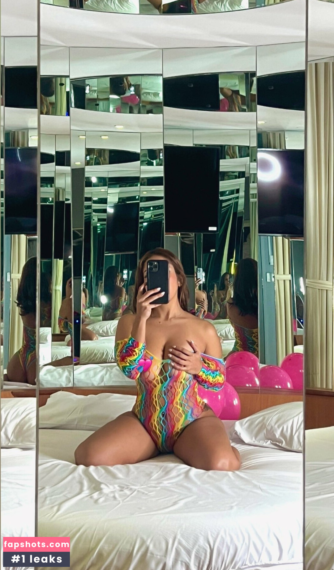 Vaaaals nude babe gallery