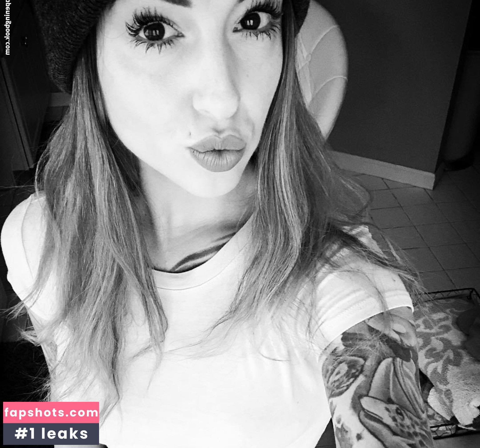 Vagabond Vixen gallery photo #3