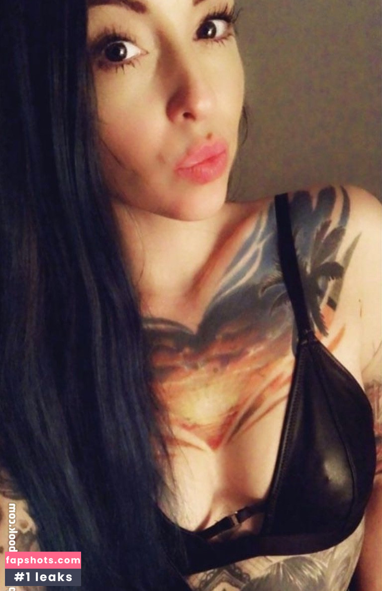 Vagabond Vixen gallery photo #6