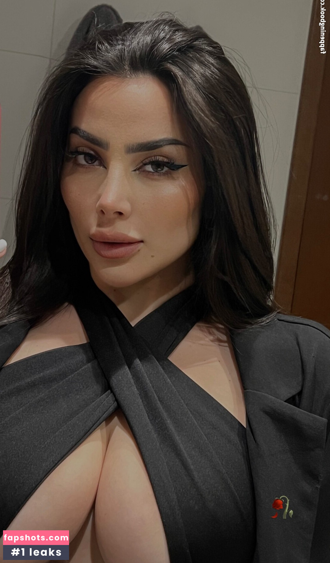 Vai Monroe gallery photo #3