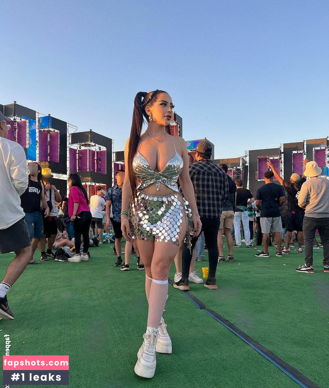 Vai Monroe gallery photo #26