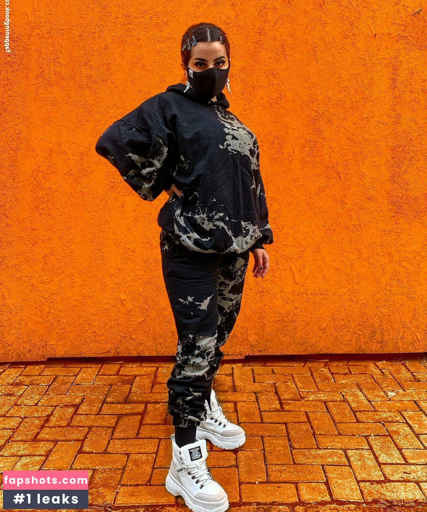 Vai Monroe gallery photo #59