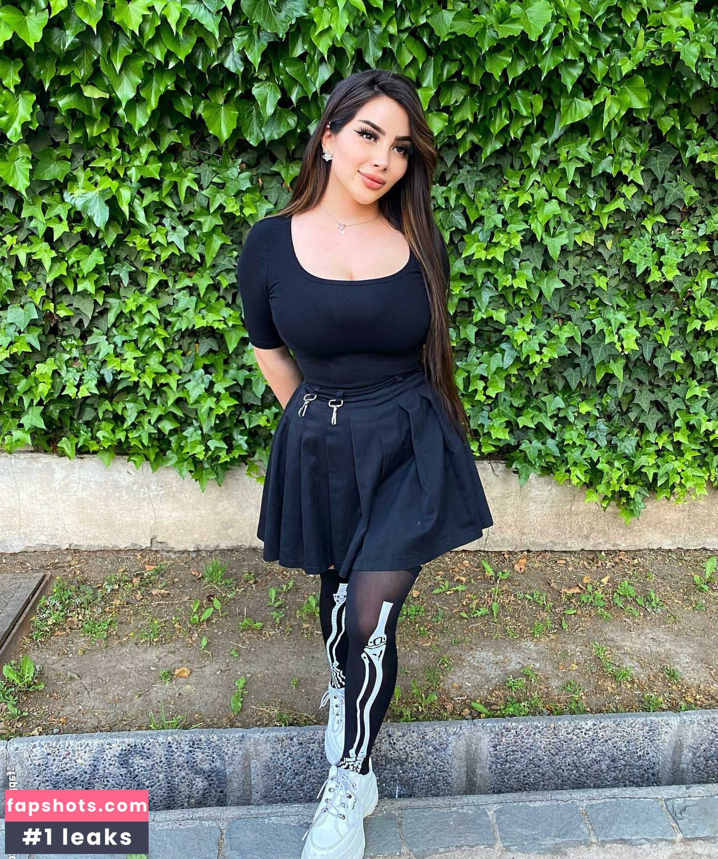 Vai Monroe gallery photo #63