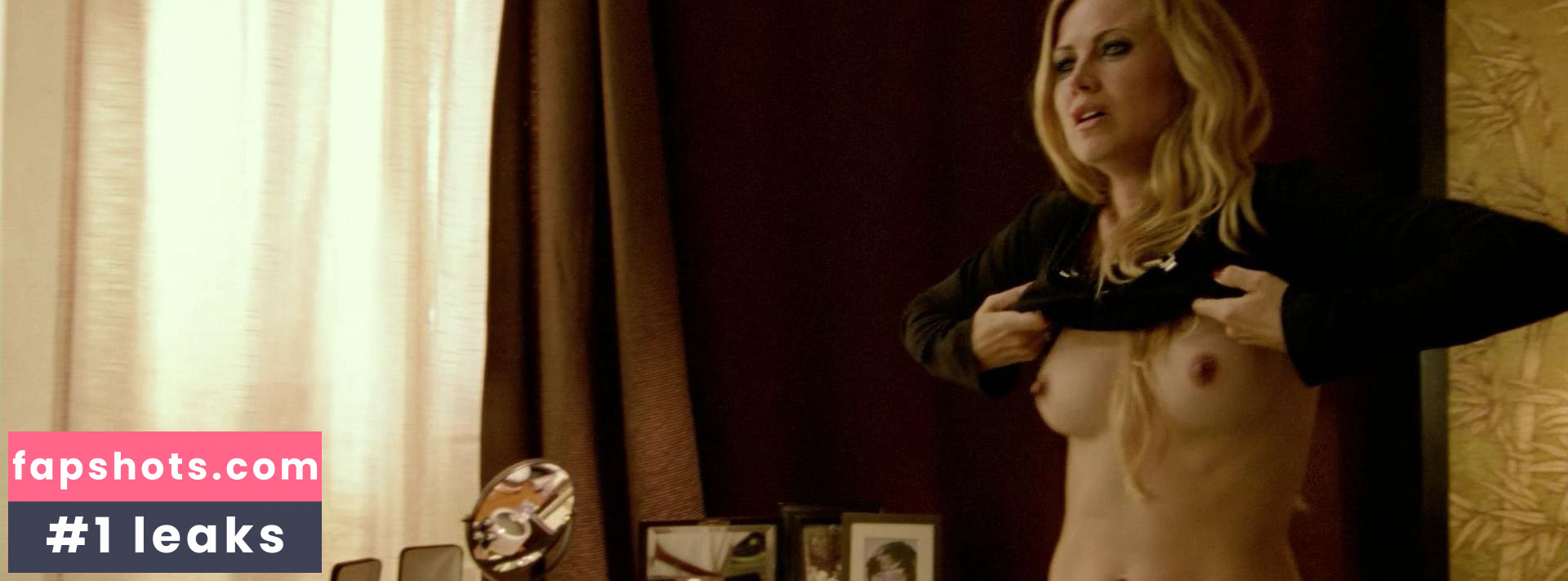 Vail Bloom nude babe gallery