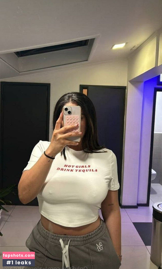 Valemartineez nude babe gallery