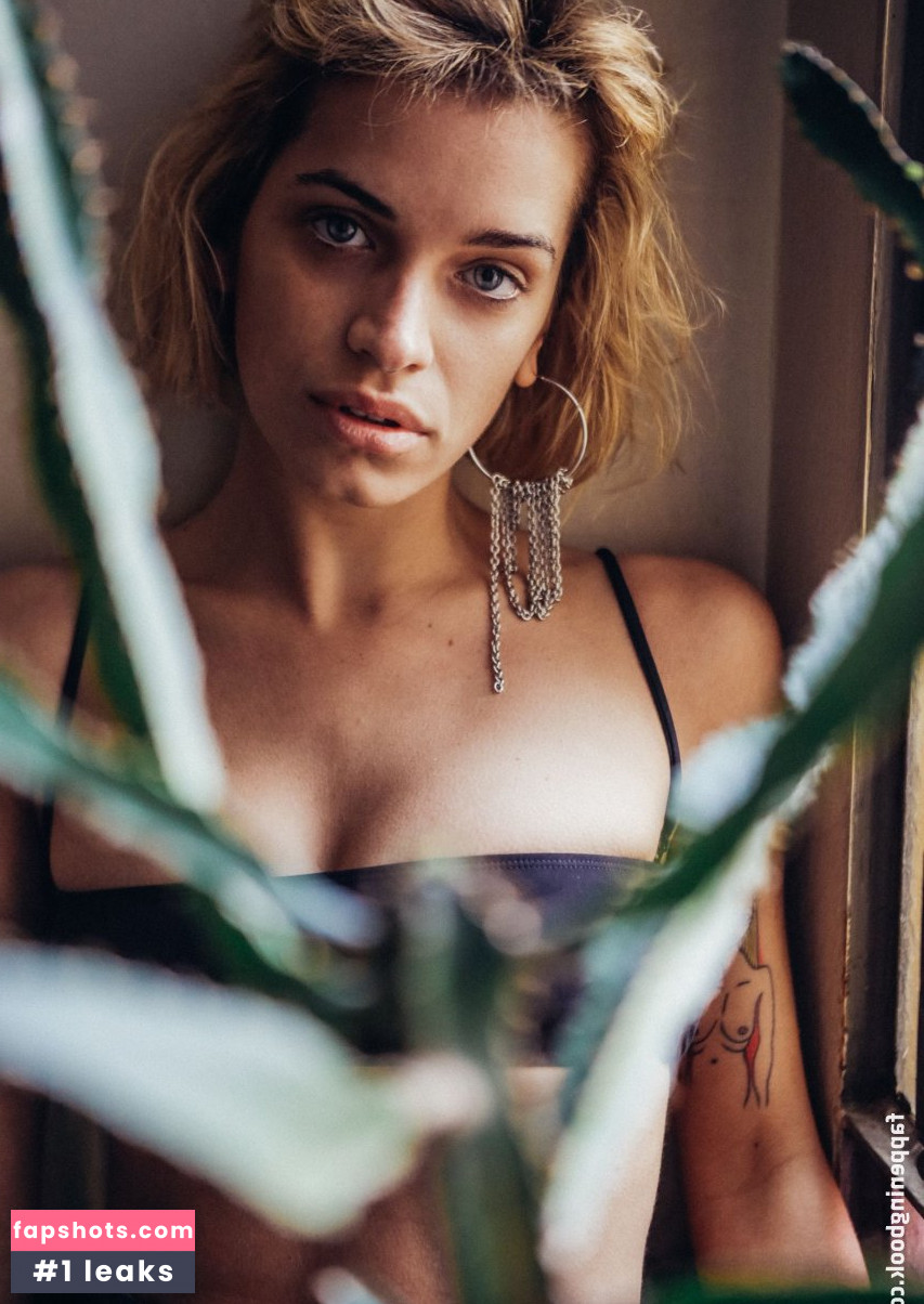 Valentina Georgia Pegorer gallery photo #37