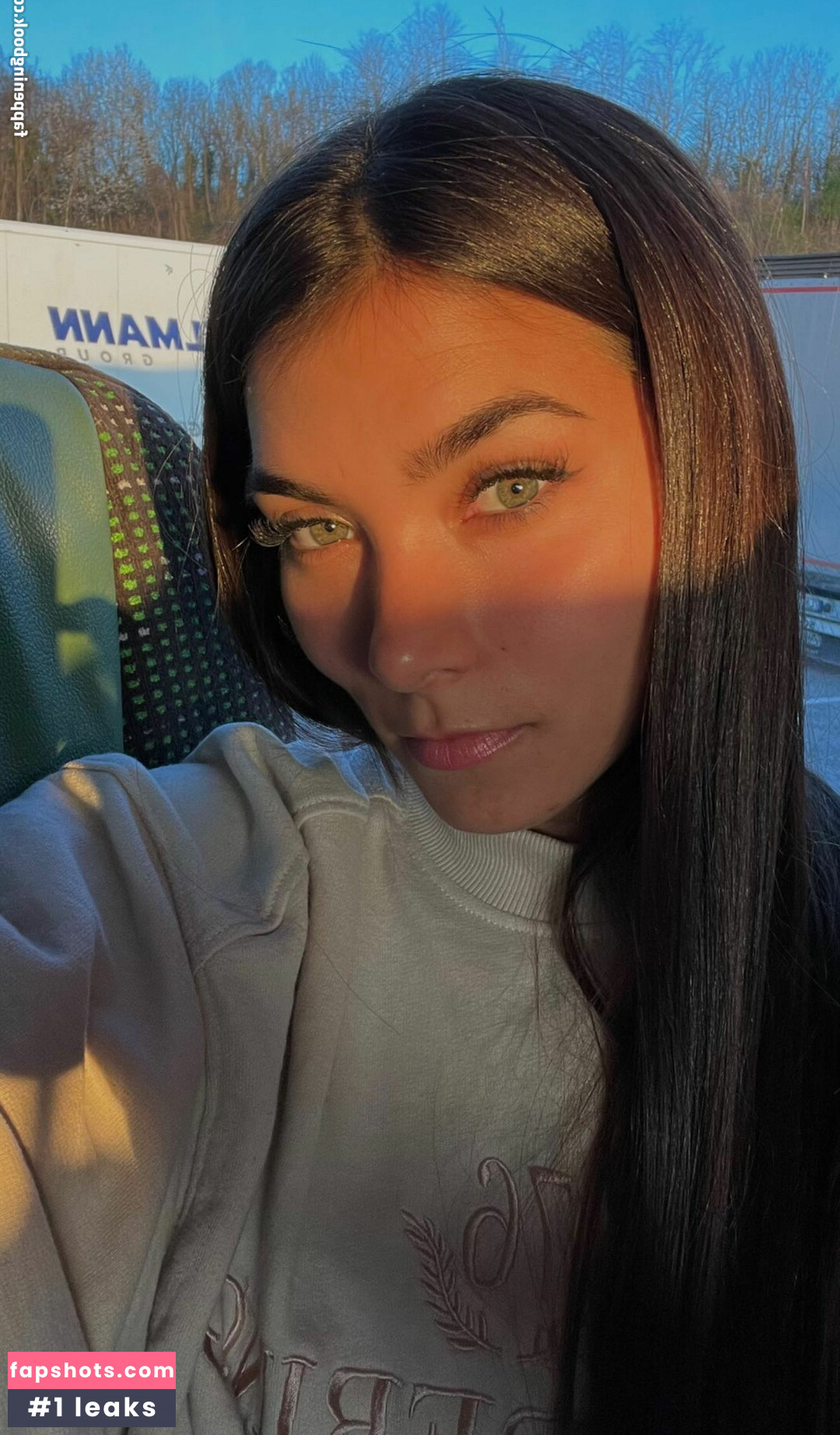 Valentina Grant gallery photo #30