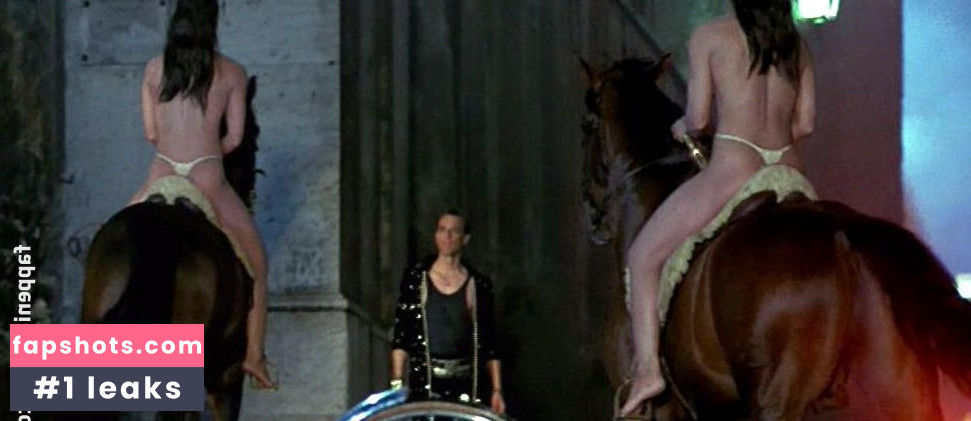 Valentina Vargas gallery photo #24