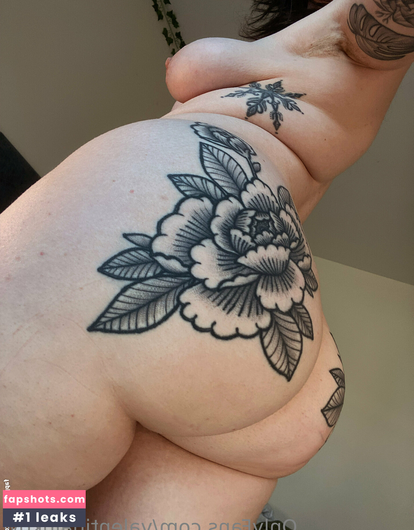 valentinainkgw gallery photo #2