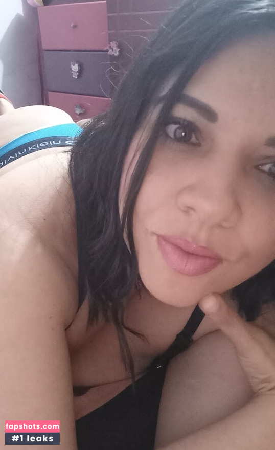 Valeria Estefania Montoya gallery photo #9