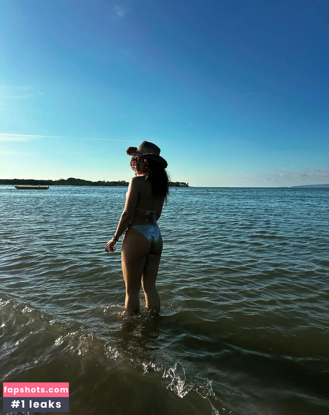 Valeria Madrigal gallery photo #6