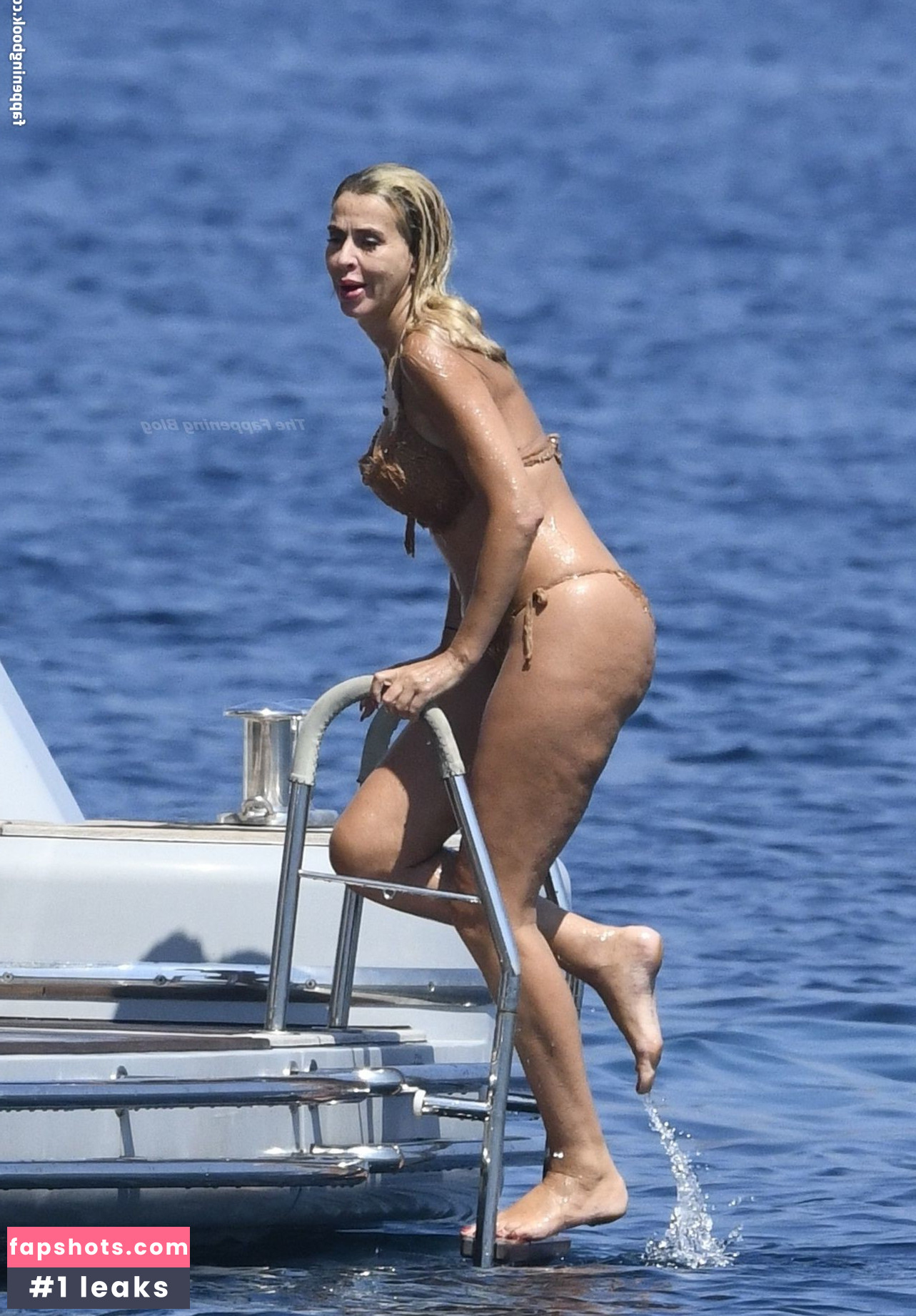 Valeria Marini gallery photo #104