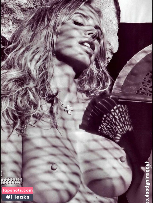 Valeria Marini gallery photo #41