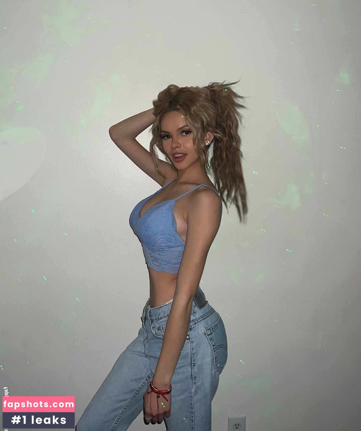 Valeria Marquez gallery photo #3