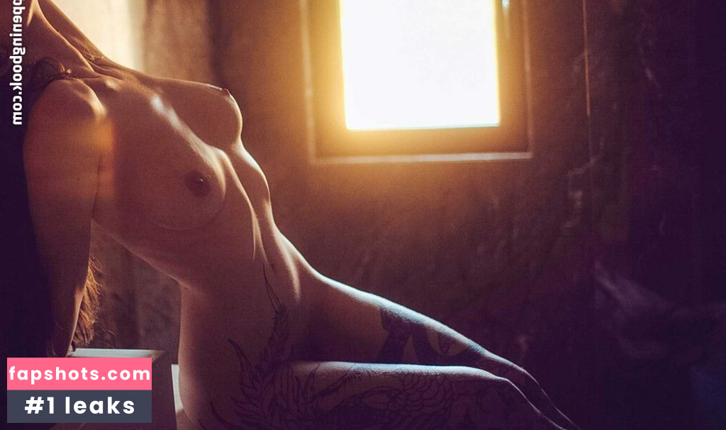 Valerie August gallery photo #8