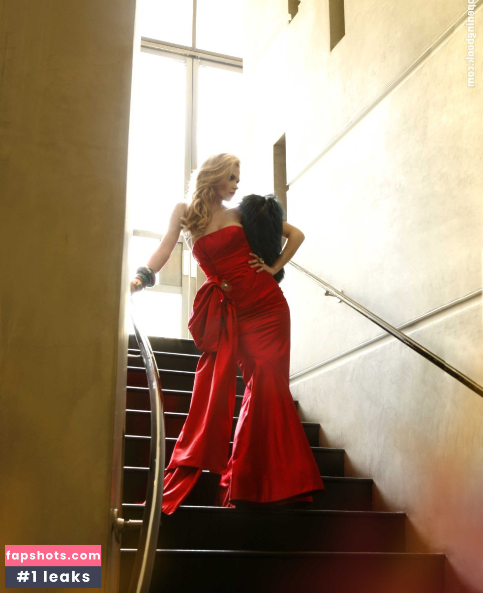 Valerie Azlynn Nude Leaks OnlyFans Photos #5 - LeakJerk