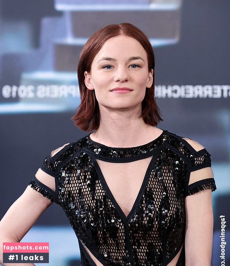 Valerie Pachner gallery photo #12