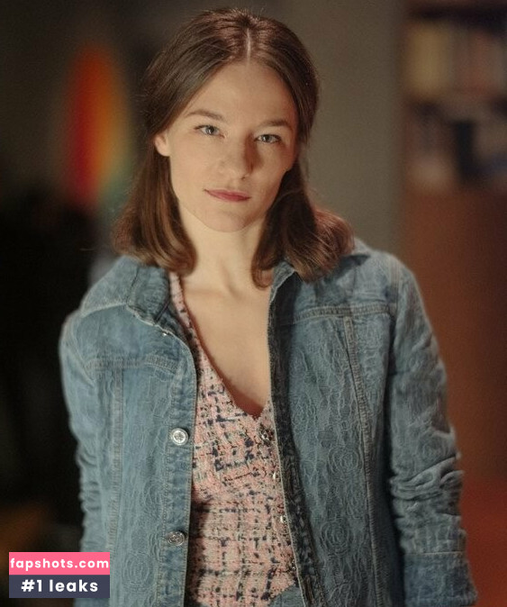 Valerie Pachner gallery photo #14