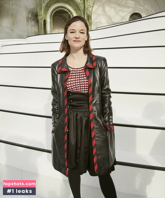 Valerie Pachner gallery photo #4