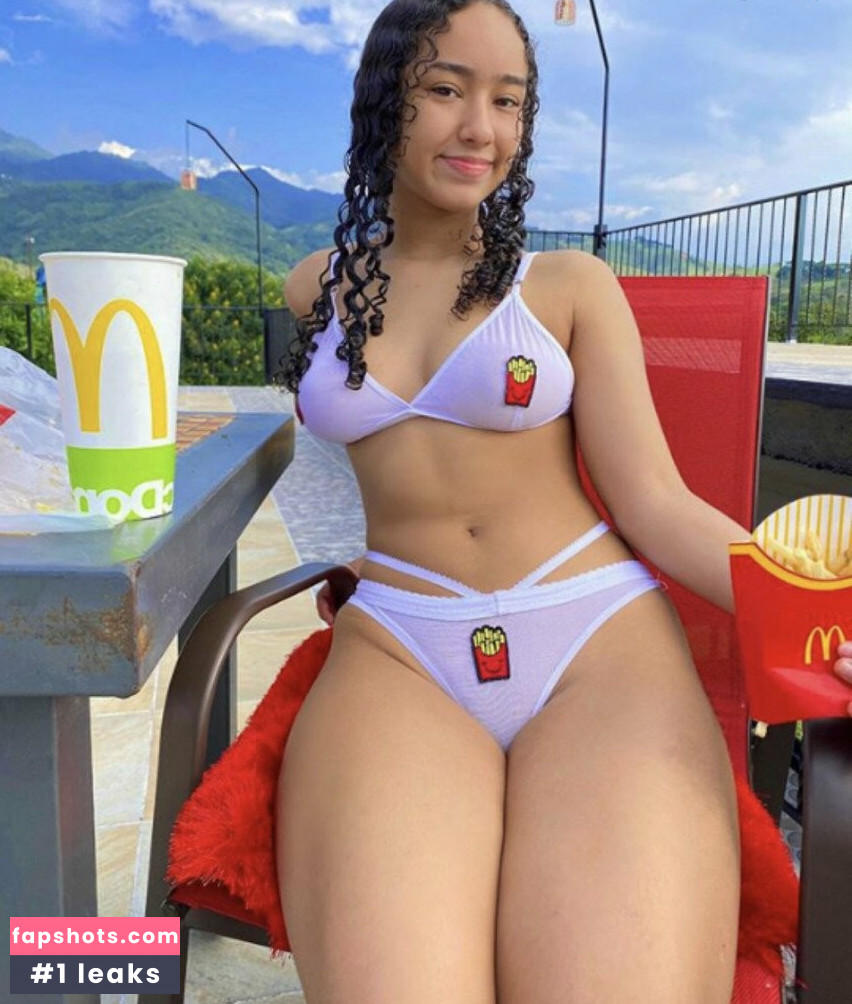 Valery Altamar Nude Leaks OnlyFans Photos #166 - LeakJerk