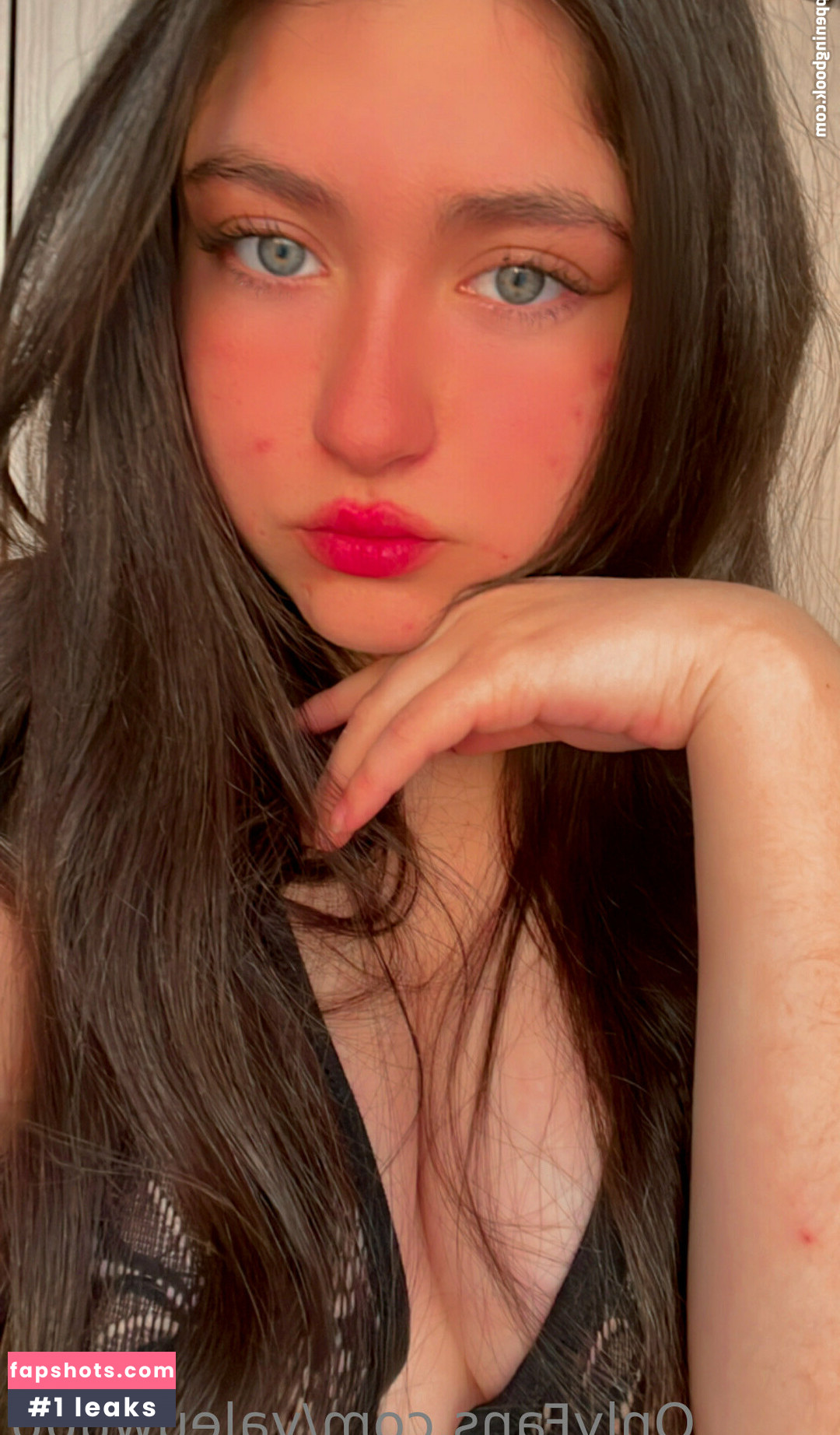 valeuwu00 gallery photo #2