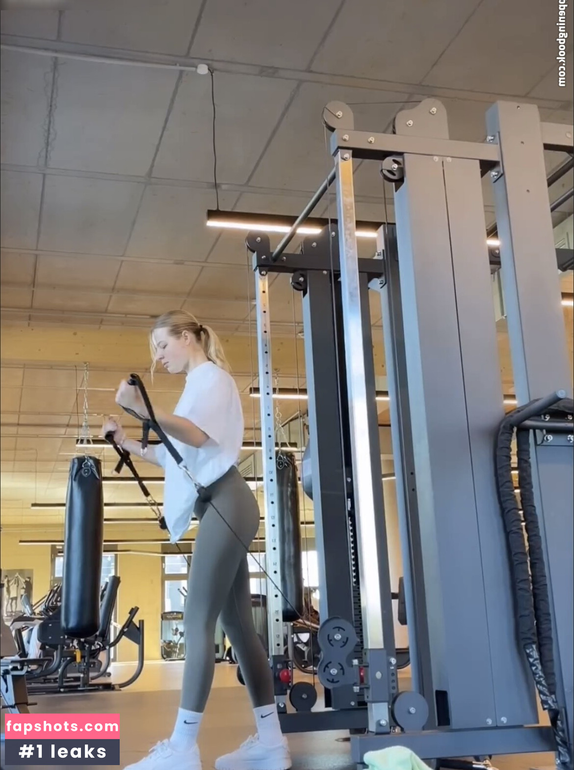 Vallixpauline Nude Leaks OnlyFans Photos #56 - LeakJerk