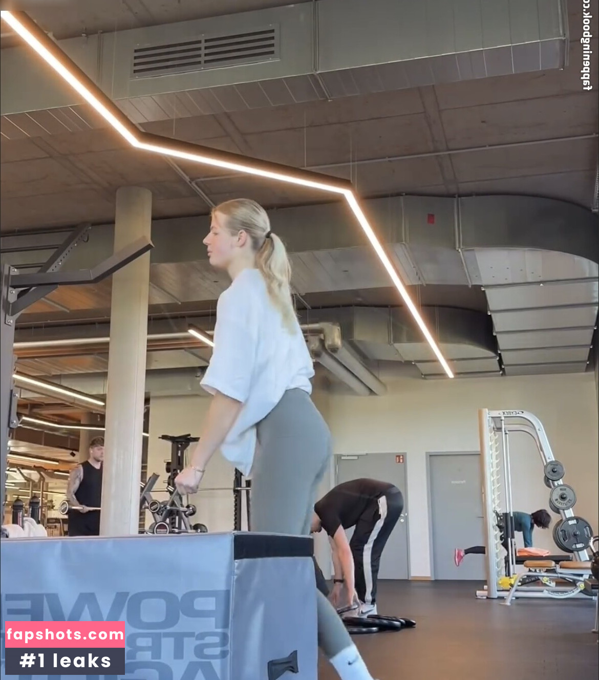 Vallixpauline Nude Leaks OnlyFans Photos #62 - LeakJerk