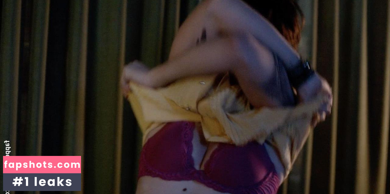 Valorie Curry gallery photo #15