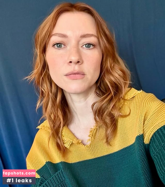 Valorie Curry gallery photo #9