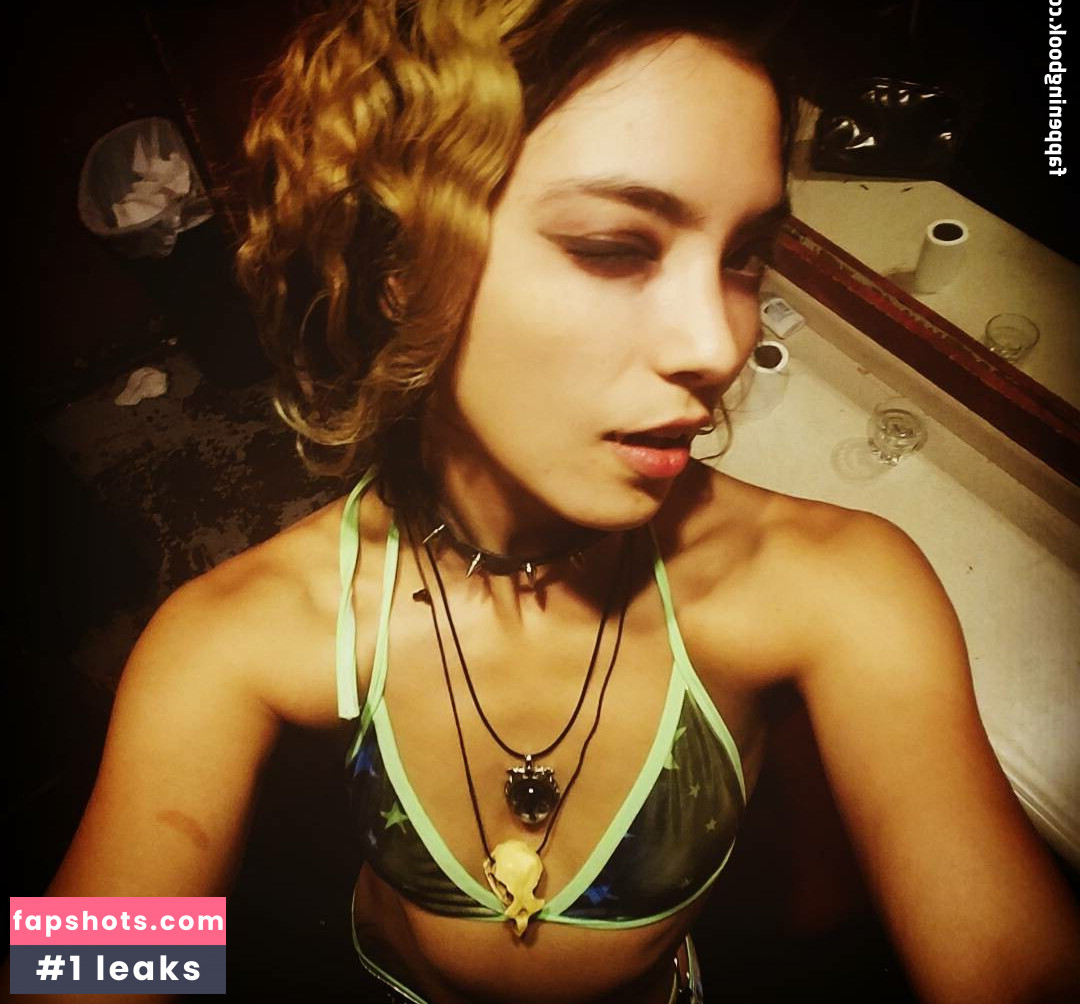 vampire.valentine gallery photo #2