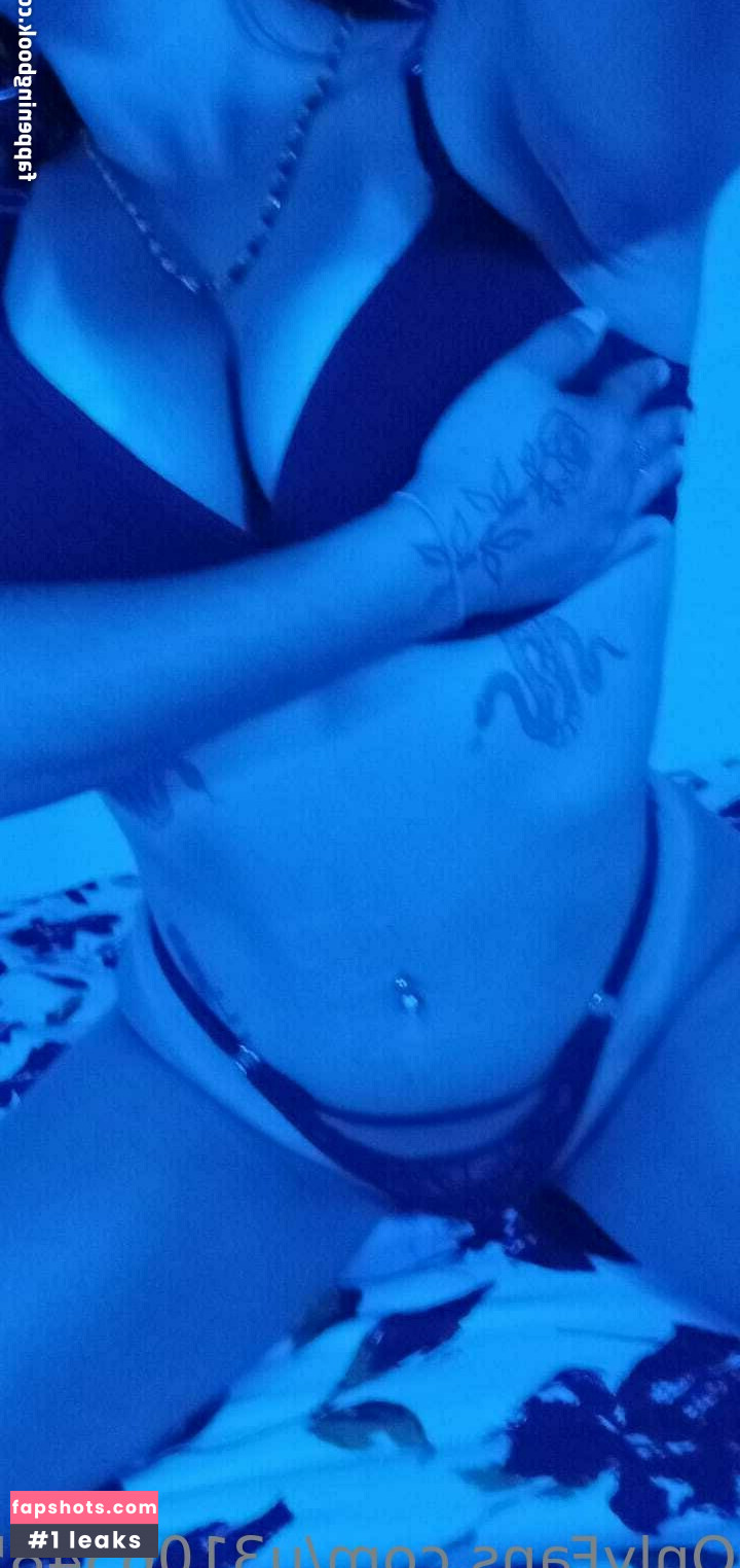 vampy_alicia gallery photo #3