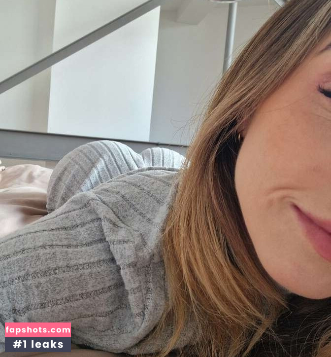 vanass96 Nude Leaks OnlyFans Photos #9 - LeakJerk