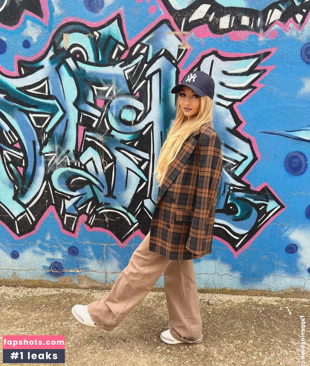 Vanesasoria_ gallery photo #13