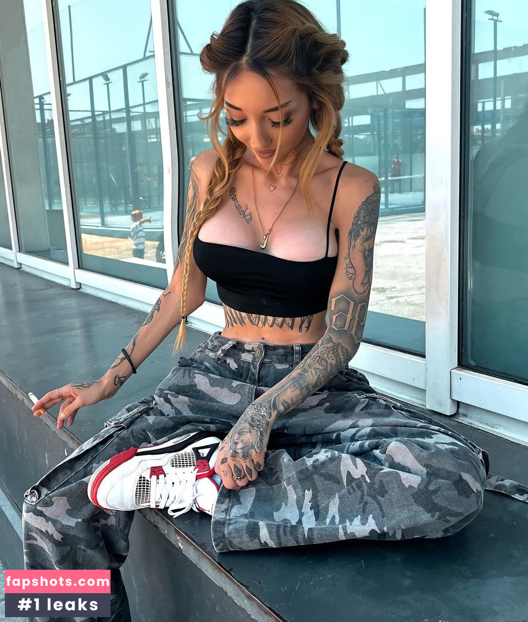 Vanesasoria_ gallery photo #15