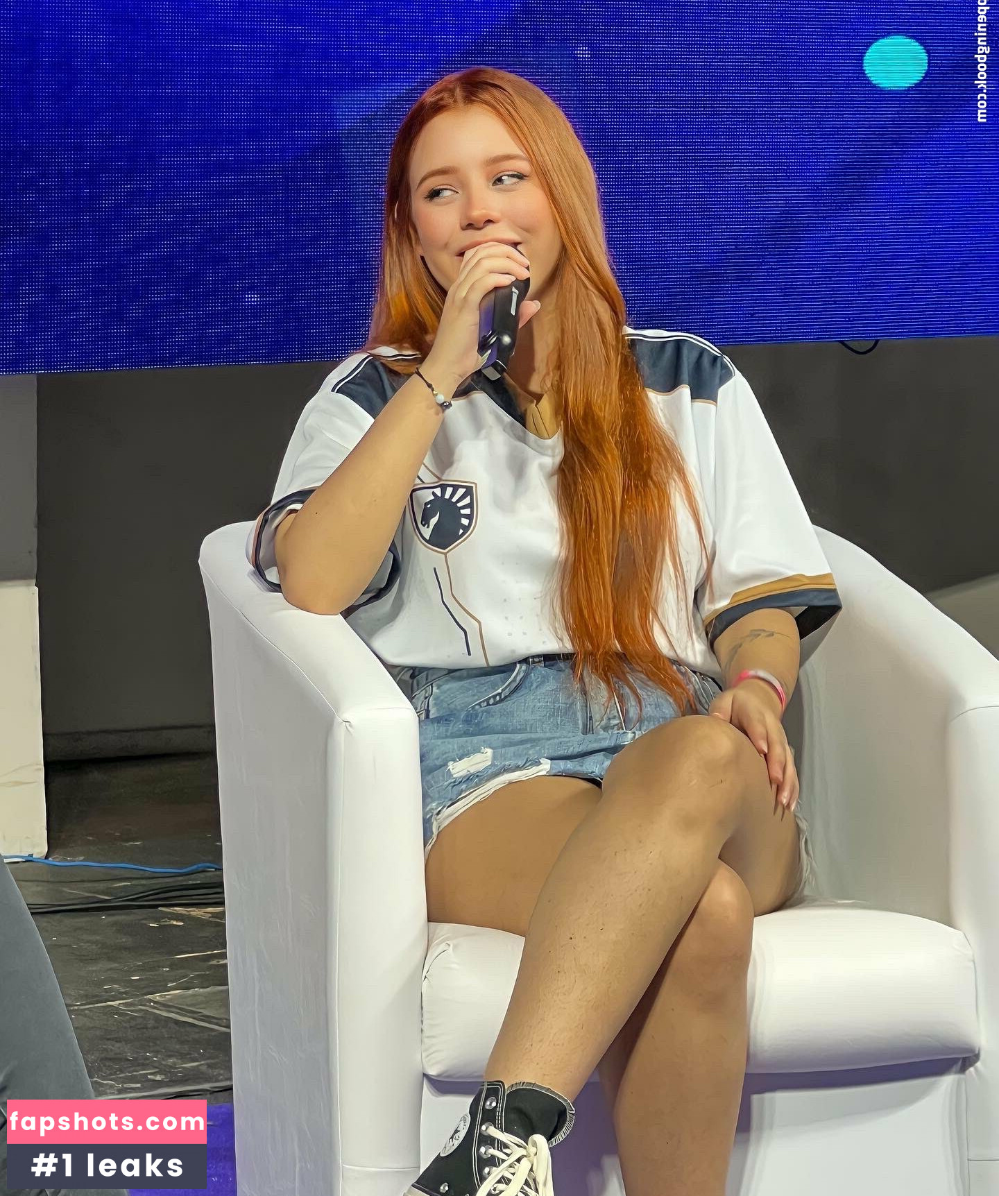 Vanessa Araújo Nude Leaks OnlyFans Photos #11 - LeakJerk