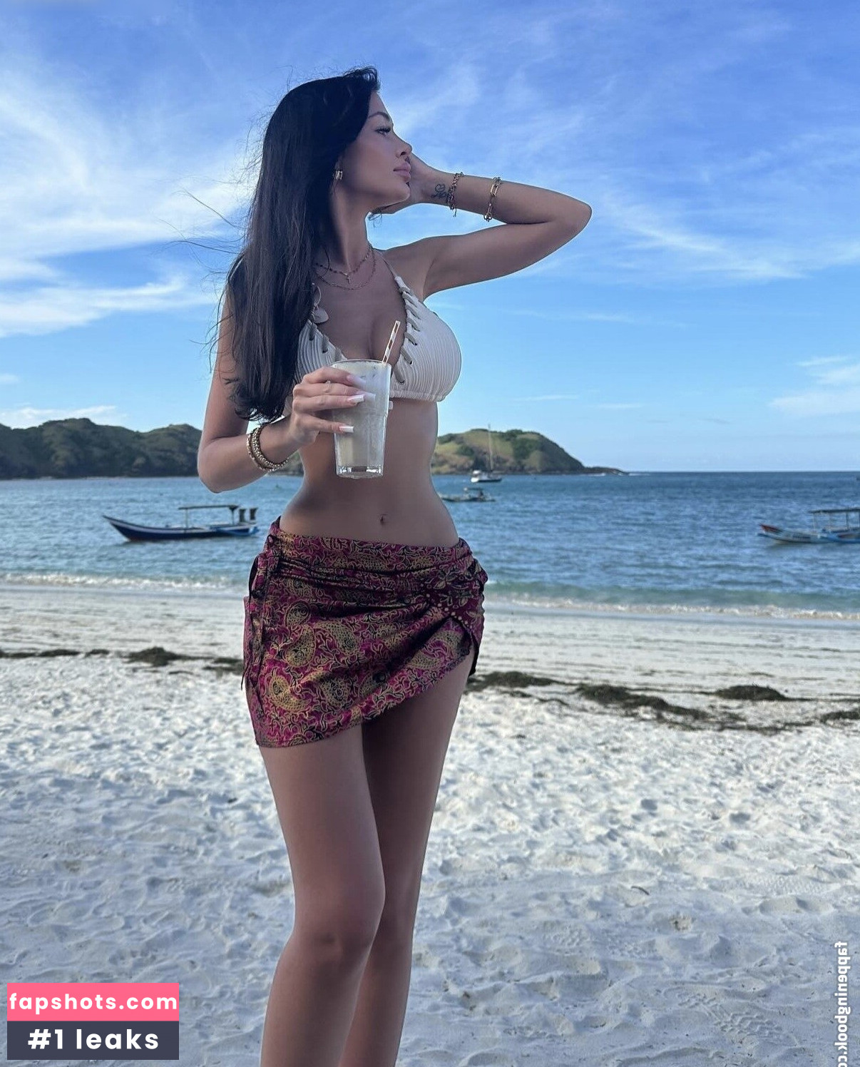 Vanessa Brahimi gallery photo #3