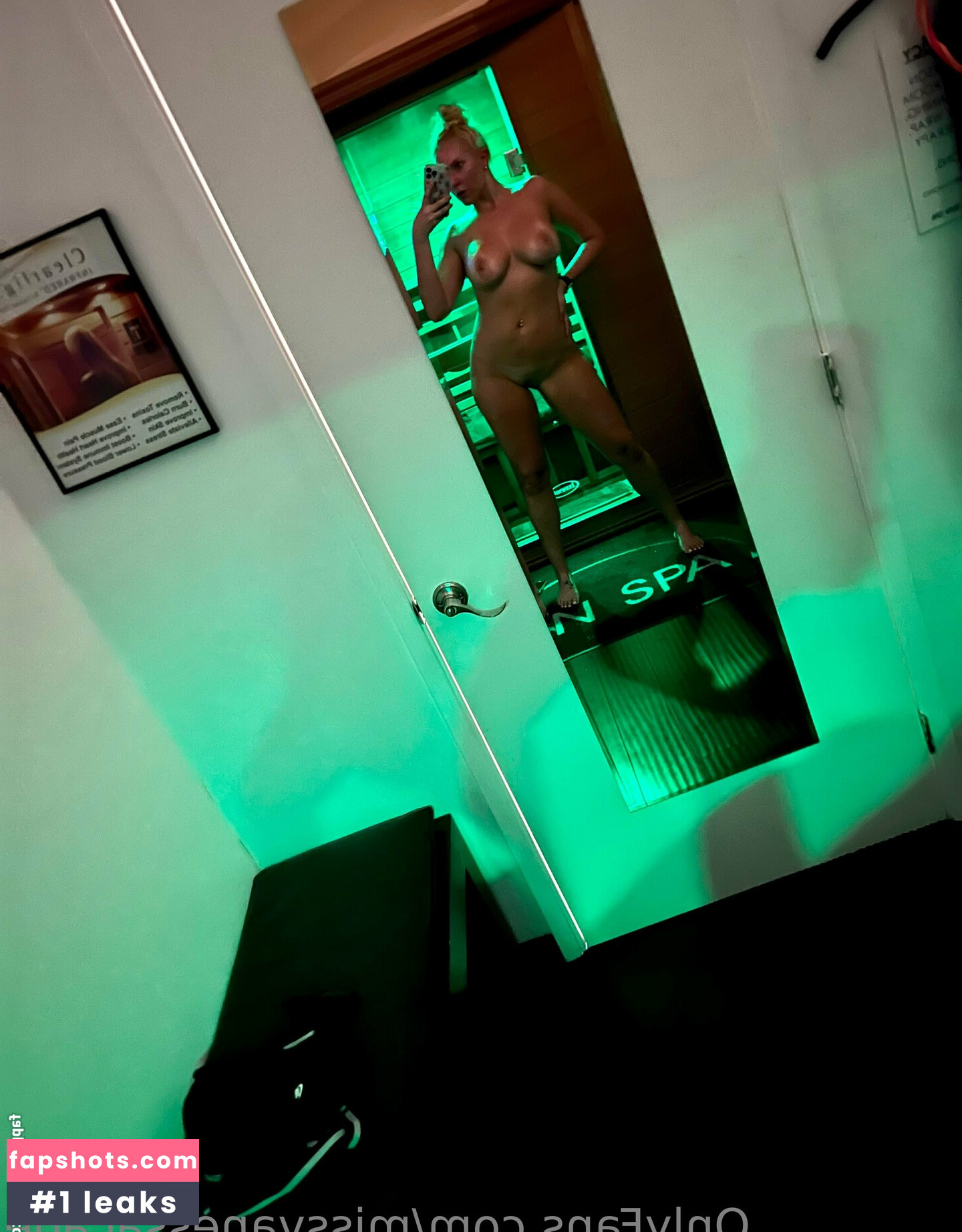 Vanessa Cage gallery photo #122