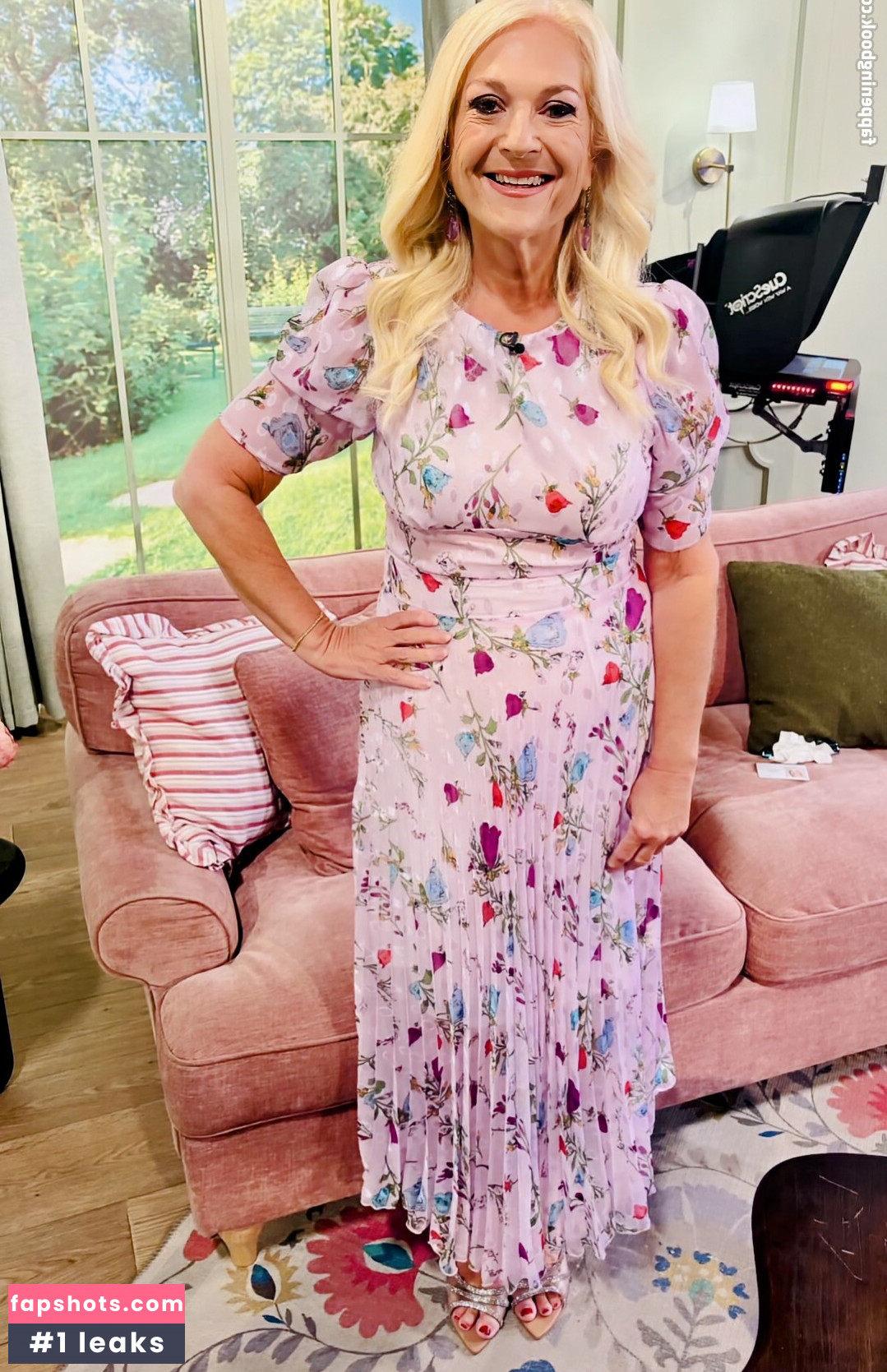 Vanessa Feltz gallery photo #5