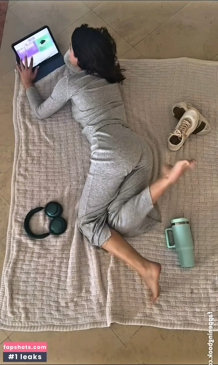 Vanessa Giácomo Nude Leaks OnlyFans Photos #4 - LeakJerk