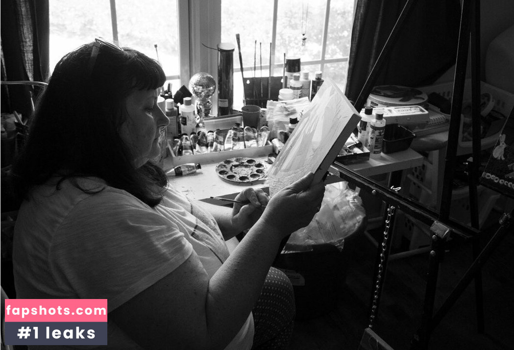 Vanessa Hay gallery photo #3